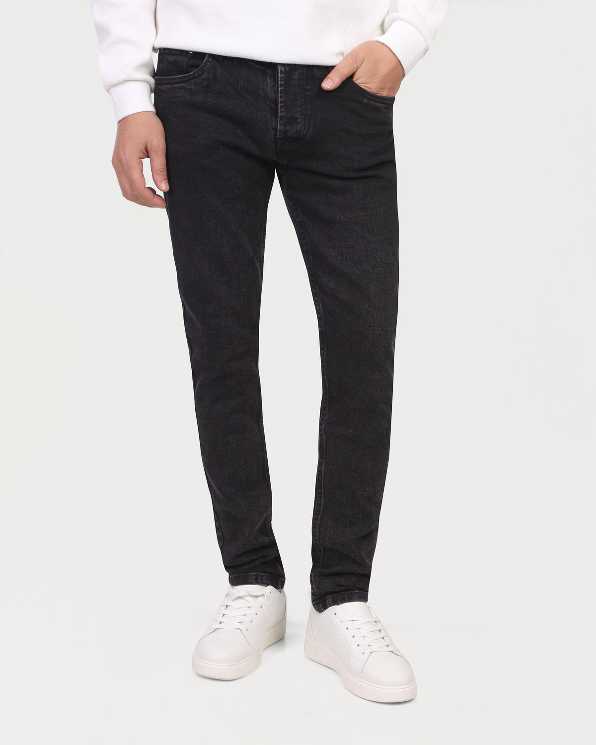 30 / Black