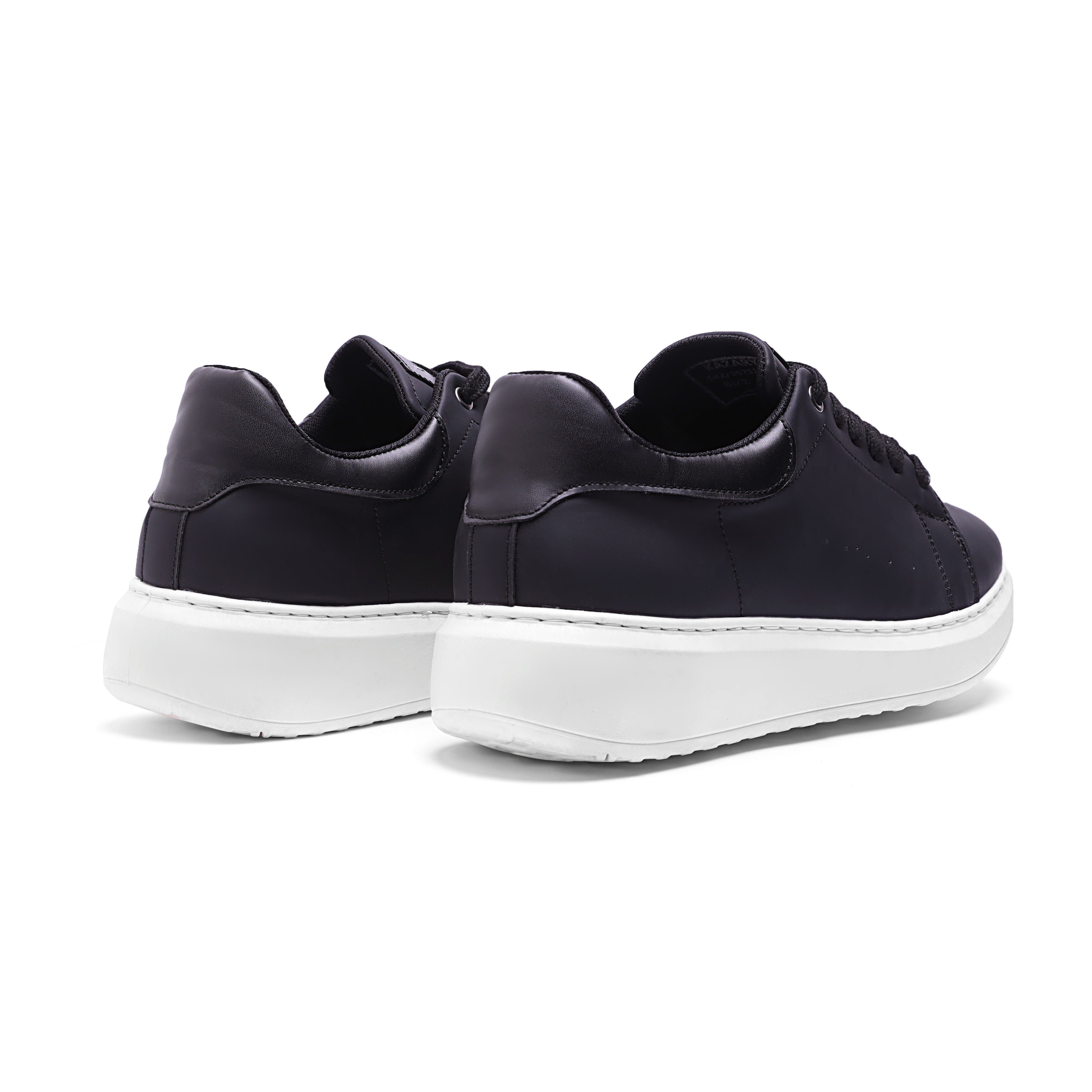 Essential Leather Sneaker - 150