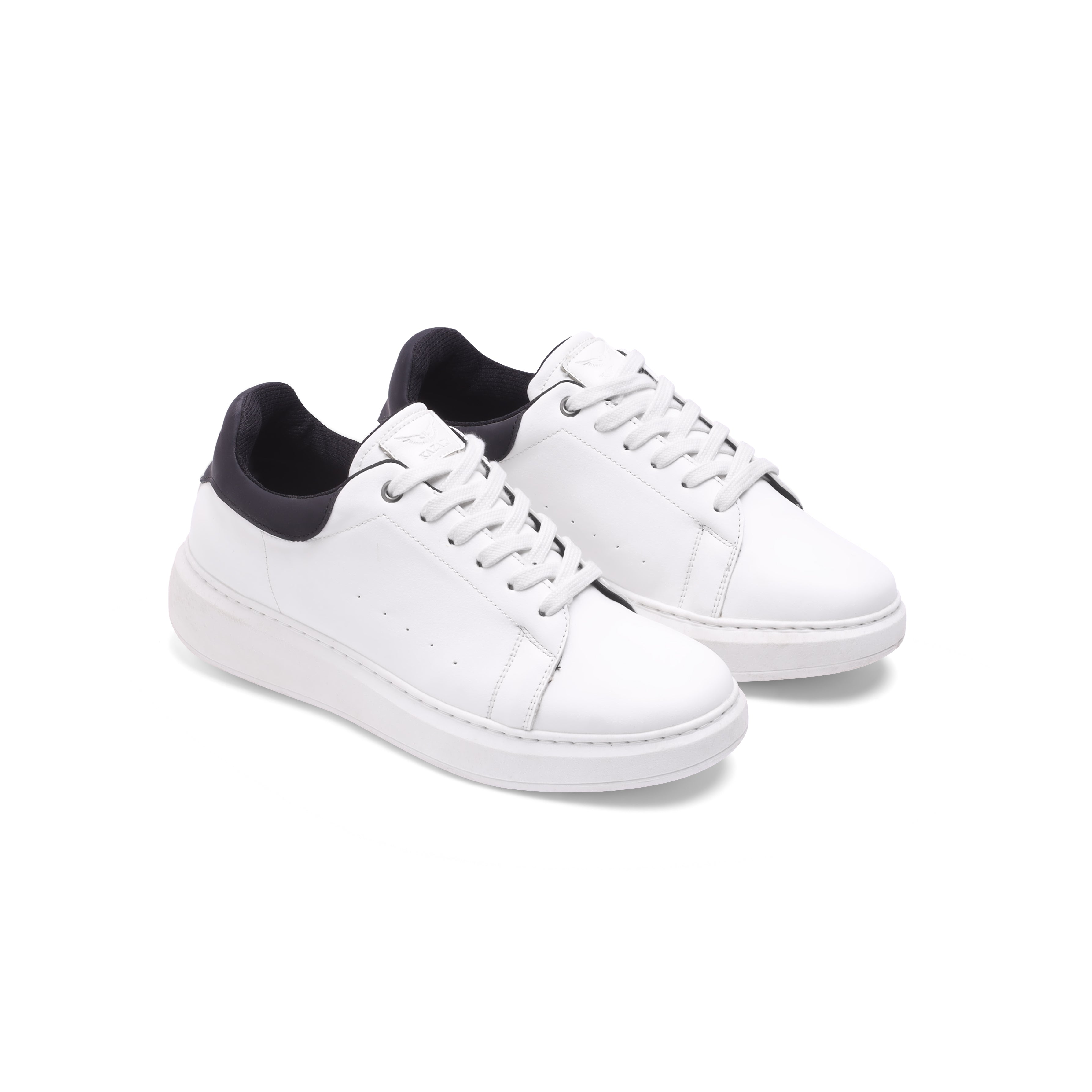 Essential Leather Sneaker - 150