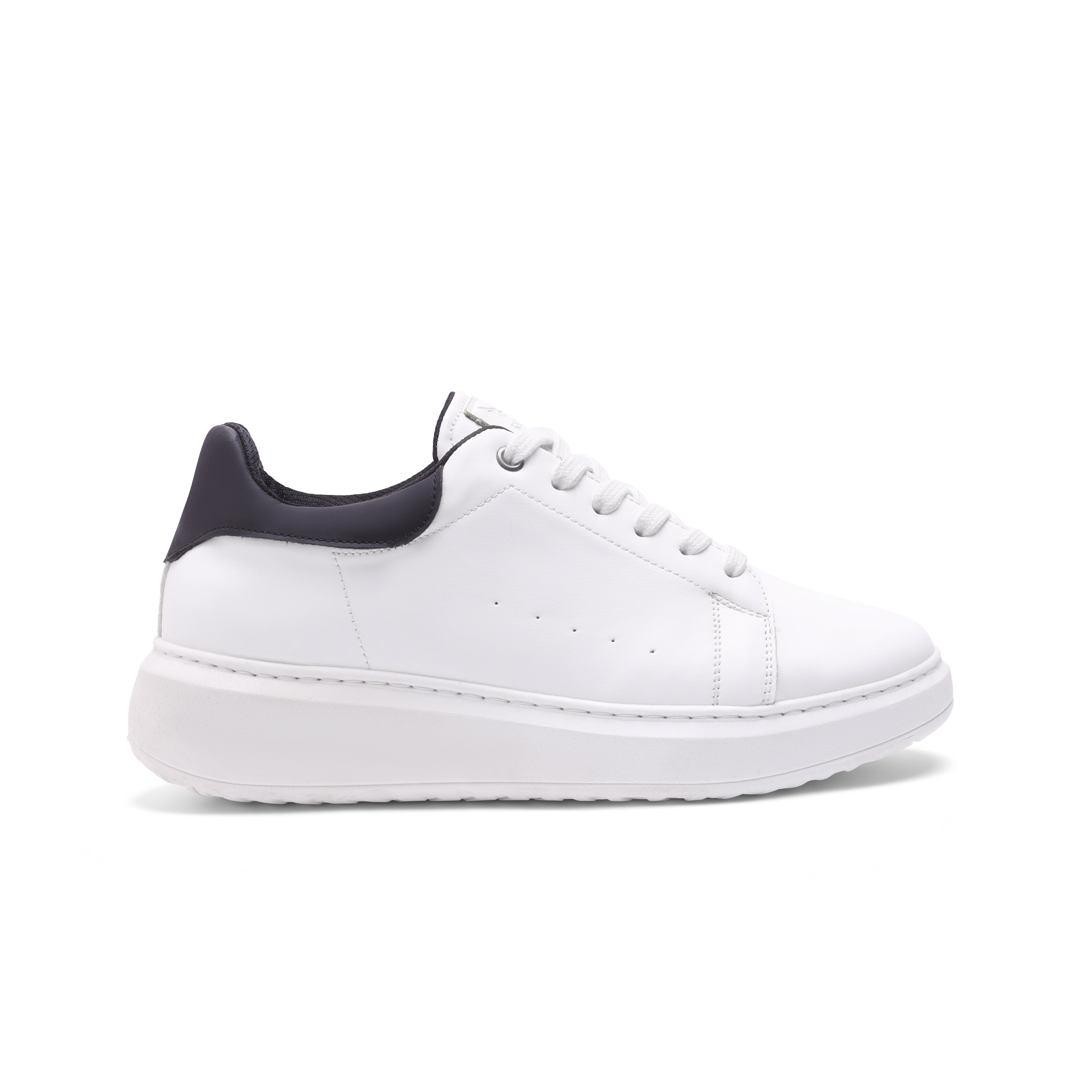 Essential Leather Sneaker - 150
